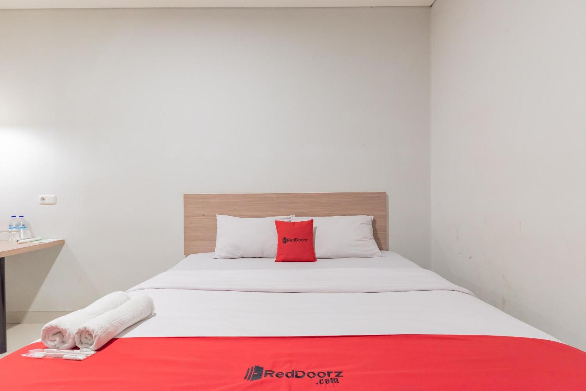 Hotel RedDoorz @ Malabar Street Bandung Zewnętrze zdjęcie